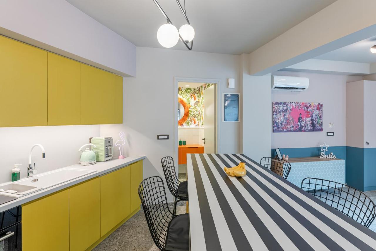 Pop Art Homm In Groovy Koukaki Appartement Athene Buitenkant foto