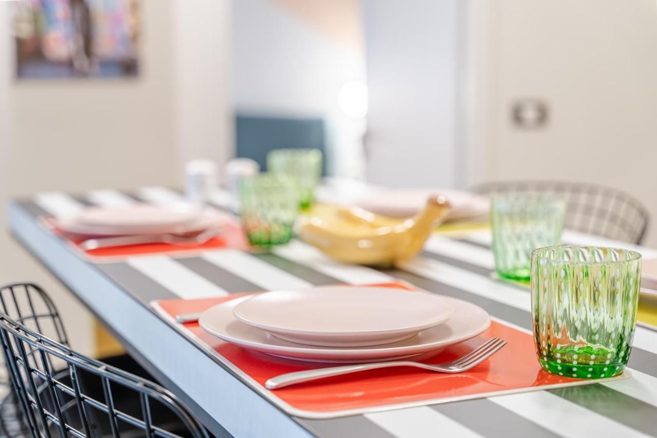 Pop Art Homm In Groovy Koukaki Appartement Athene Buitenkant foto