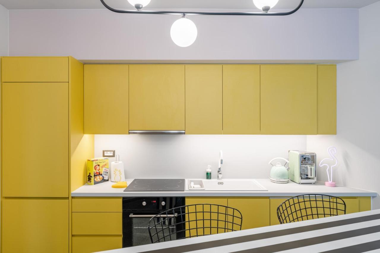 Pop Art Homm In Groovy Koukaki Appartement Athene Buitenkant foto