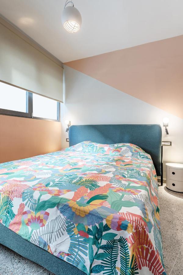 Pop Art Homm In Groovy Koukaki Appartement Athene Buitenkant foto