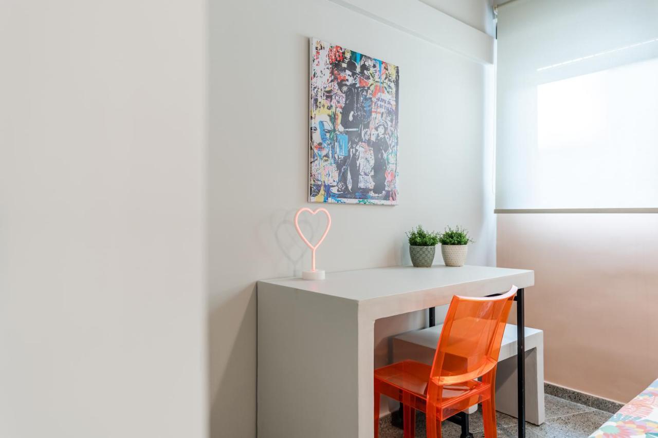 Pop Art Homm In Groovy Koukaki Appartement Athene Buitenkant foto